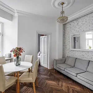 Center - Cozy And Bright - Dobra 11 , Warszawa Polska